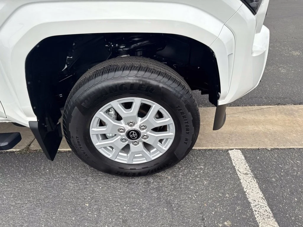 Used 2025 White Toyota SR5 image 20