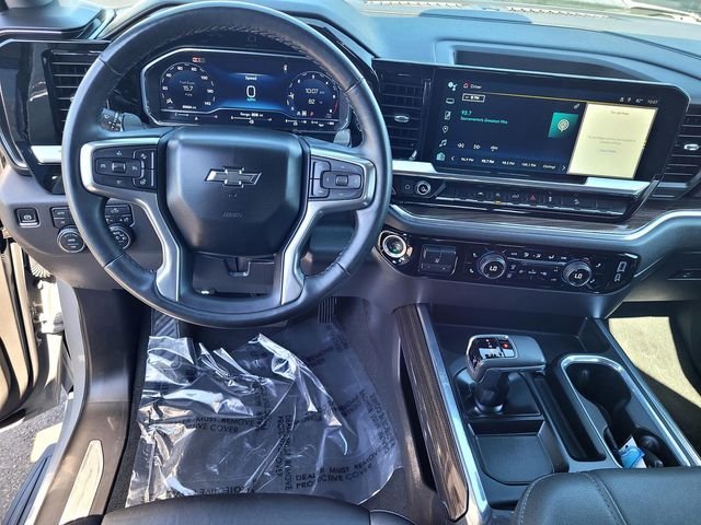 Used 2024  Chevrolet LT Trail Boss image 9