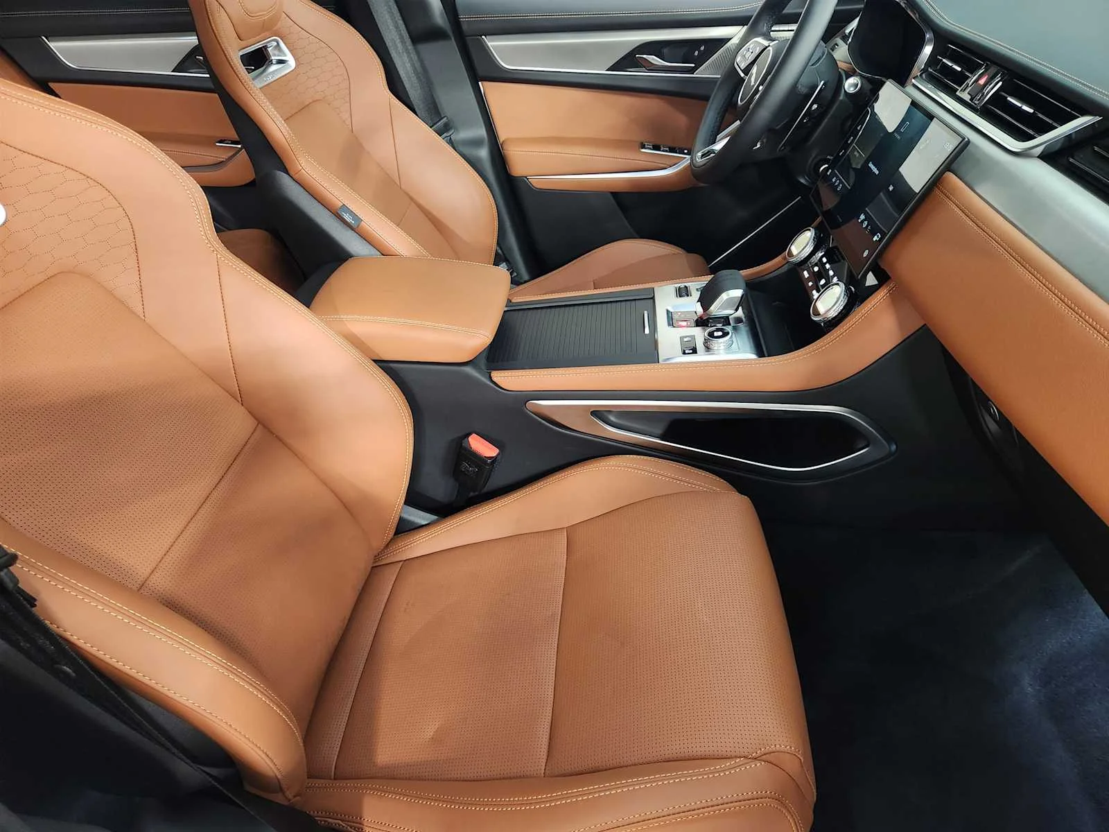 2026 Jaguar F-Pace R-Dynamic S - Photo 6