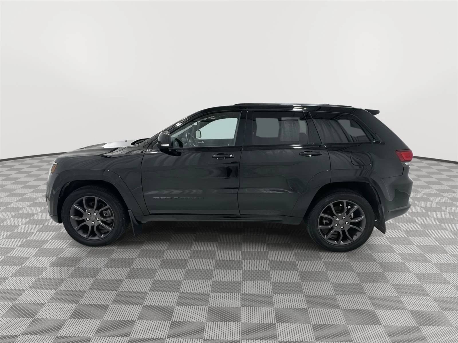 Used 2021 Jeep Grand Cherokee Overland High Altitude with VIN 1C4RJFCGXMC867846 for sale in Alexandria, Minnesota