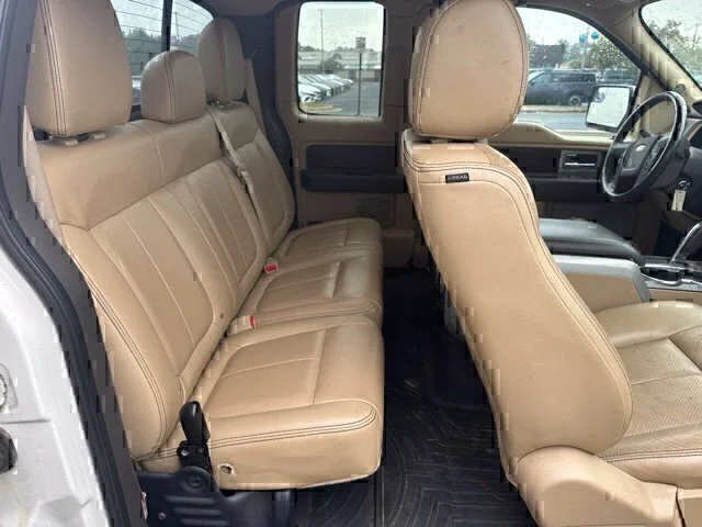 Used 2012 White Ford Lariat image 24