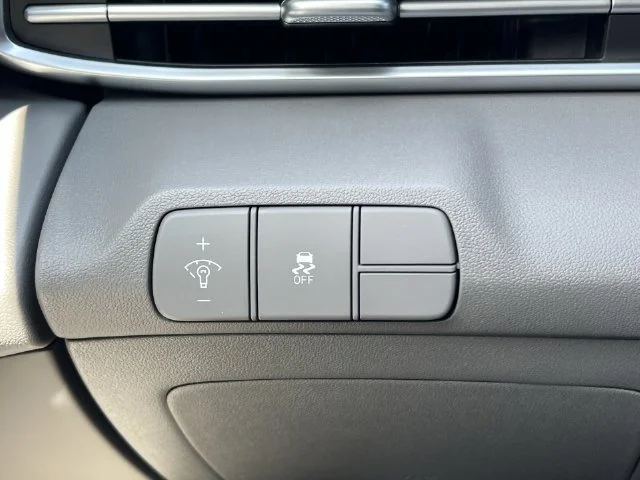 Used 2026 White Hyundai SEL Sport image 20