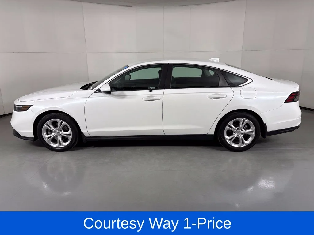 Used 2024 White Honda LX image 6