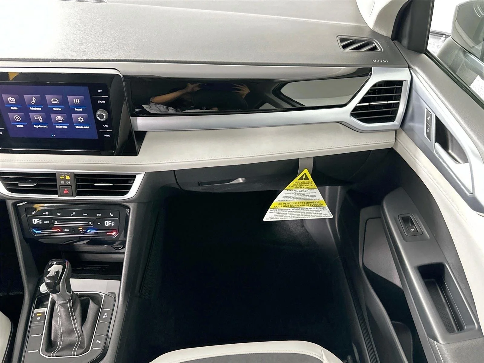 2025 Volkswagen Taos SE - Photo 24