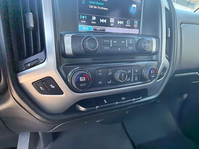 Used 2018 Quicksilver Metallic GMC SLE image 27