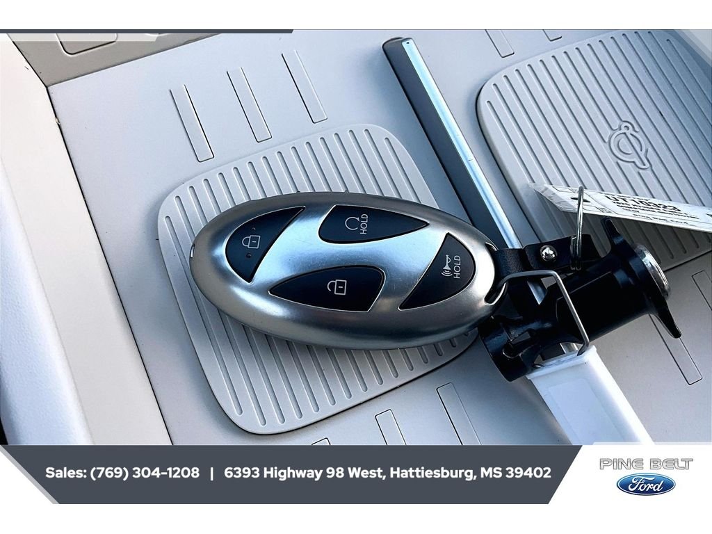 Used 2025 Hampton Gray Hyundai Calligraphy image 9
