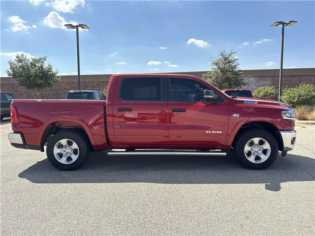 New 2026 Molten Red Pearl-Coat  Paint Ram BIGHORN/LONESTAR CREW 4X4 image 9