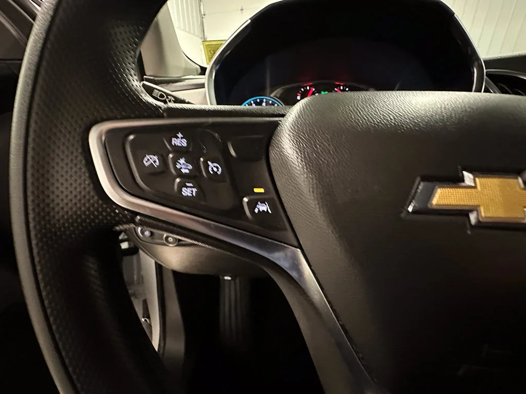 Used 2024 Summit White Chevrolet LS image 31