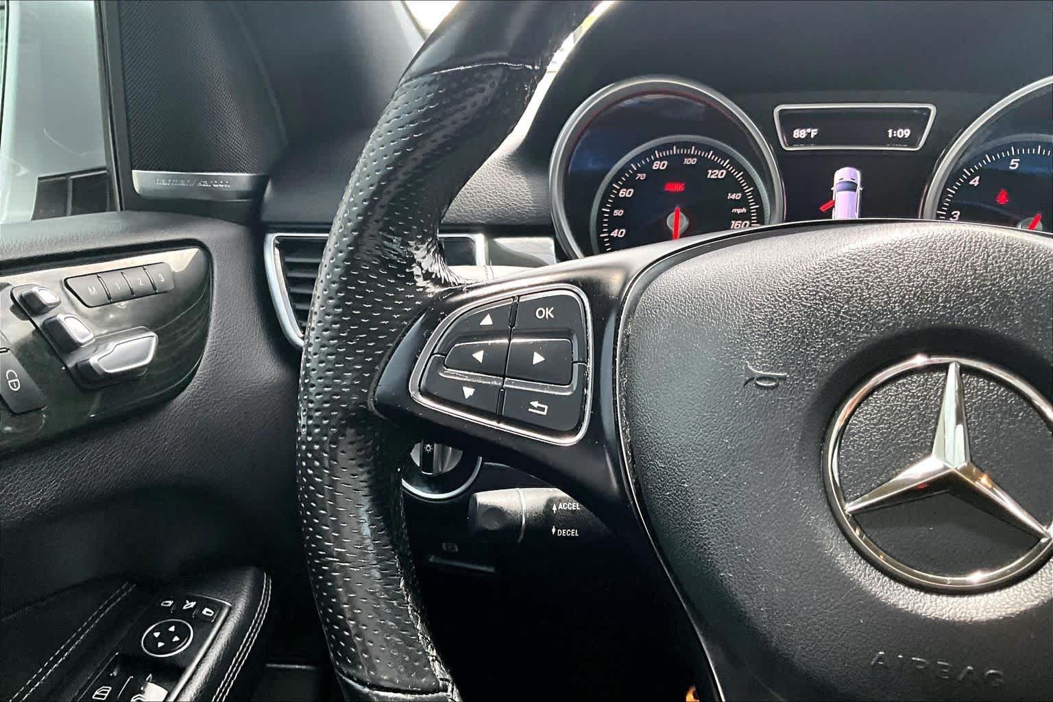 Used 2019 Iridium Silver Metallic Mercedes-Benz GLE 400 image 24