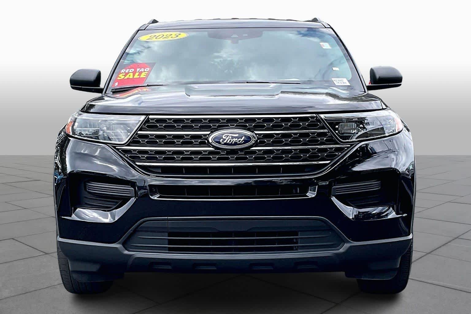 Used 2023 Agate Black Metallic Ford XLT image 4