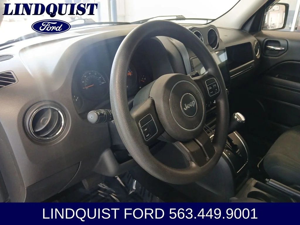 Used 2015 Bright White Clearcoat Jeep Sport image 10