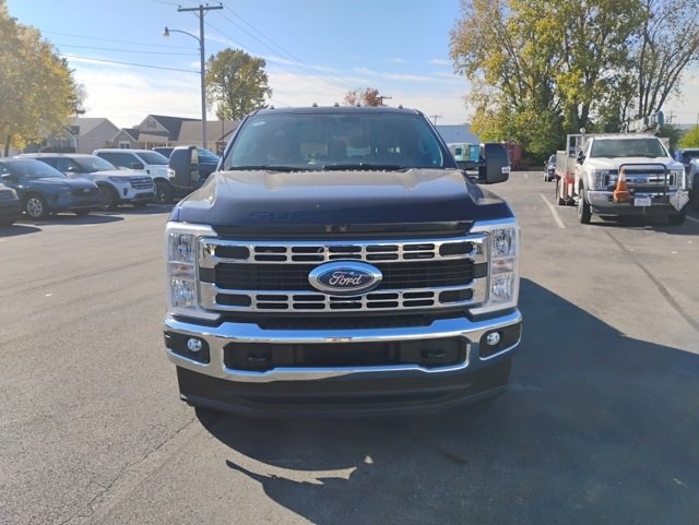 2025 Ford F-250 XLT photo 3