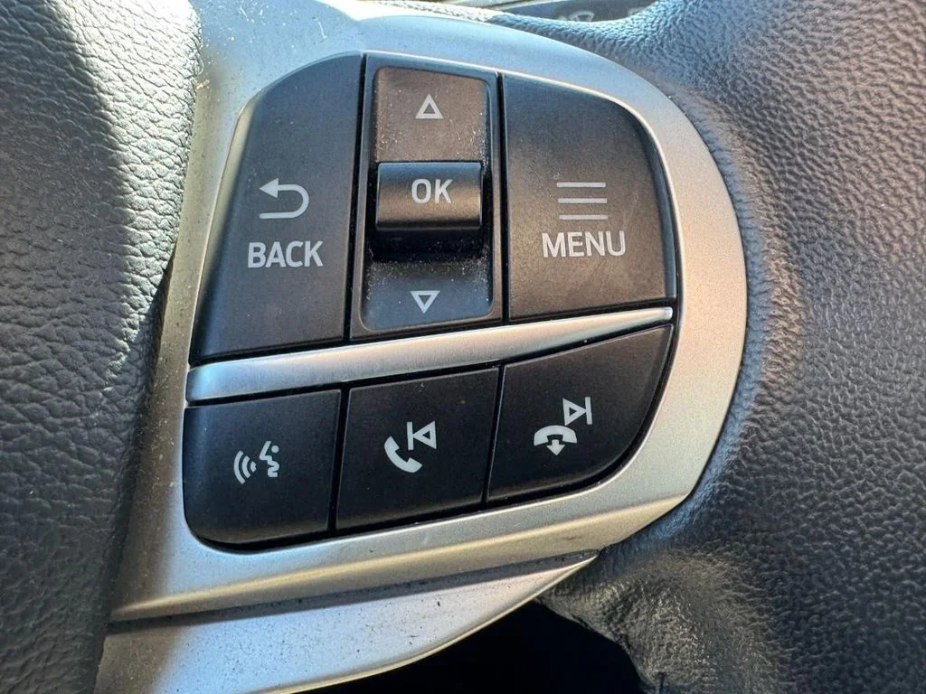 Used 2023 Agate Black Metallic Ford XLT image 19