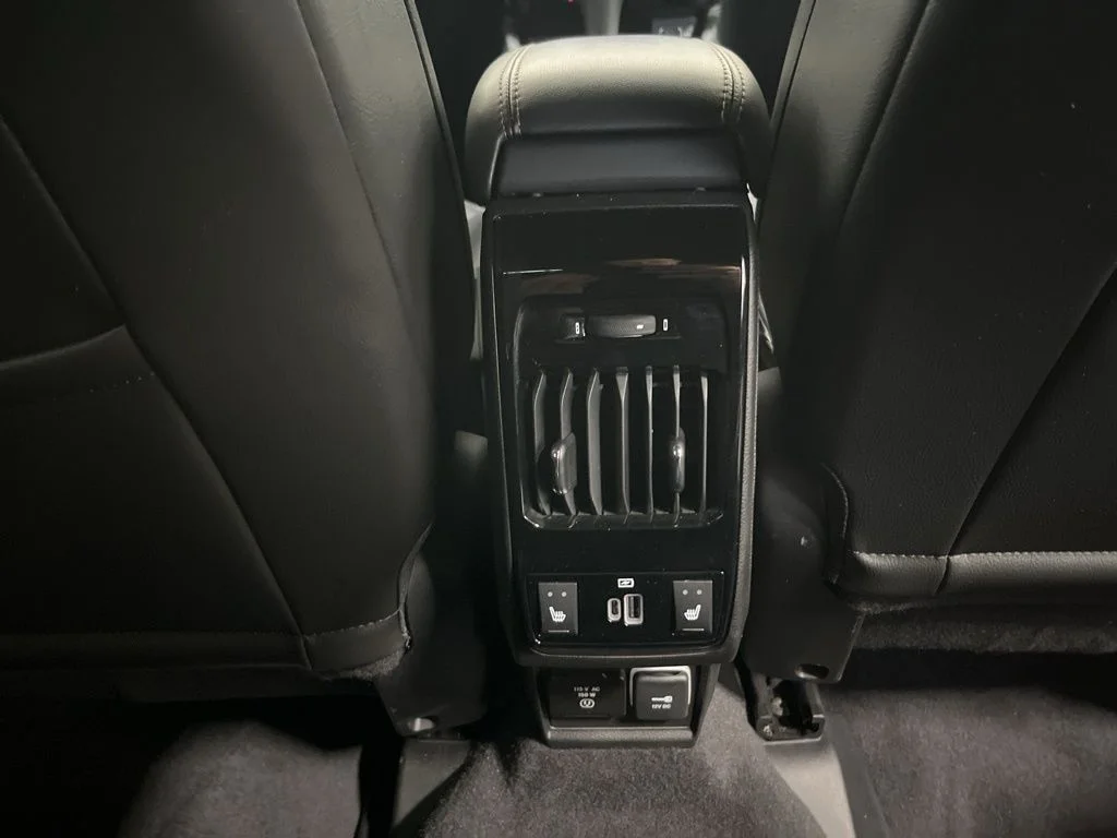 Used 2022 Red Jeep High Altitude image 22