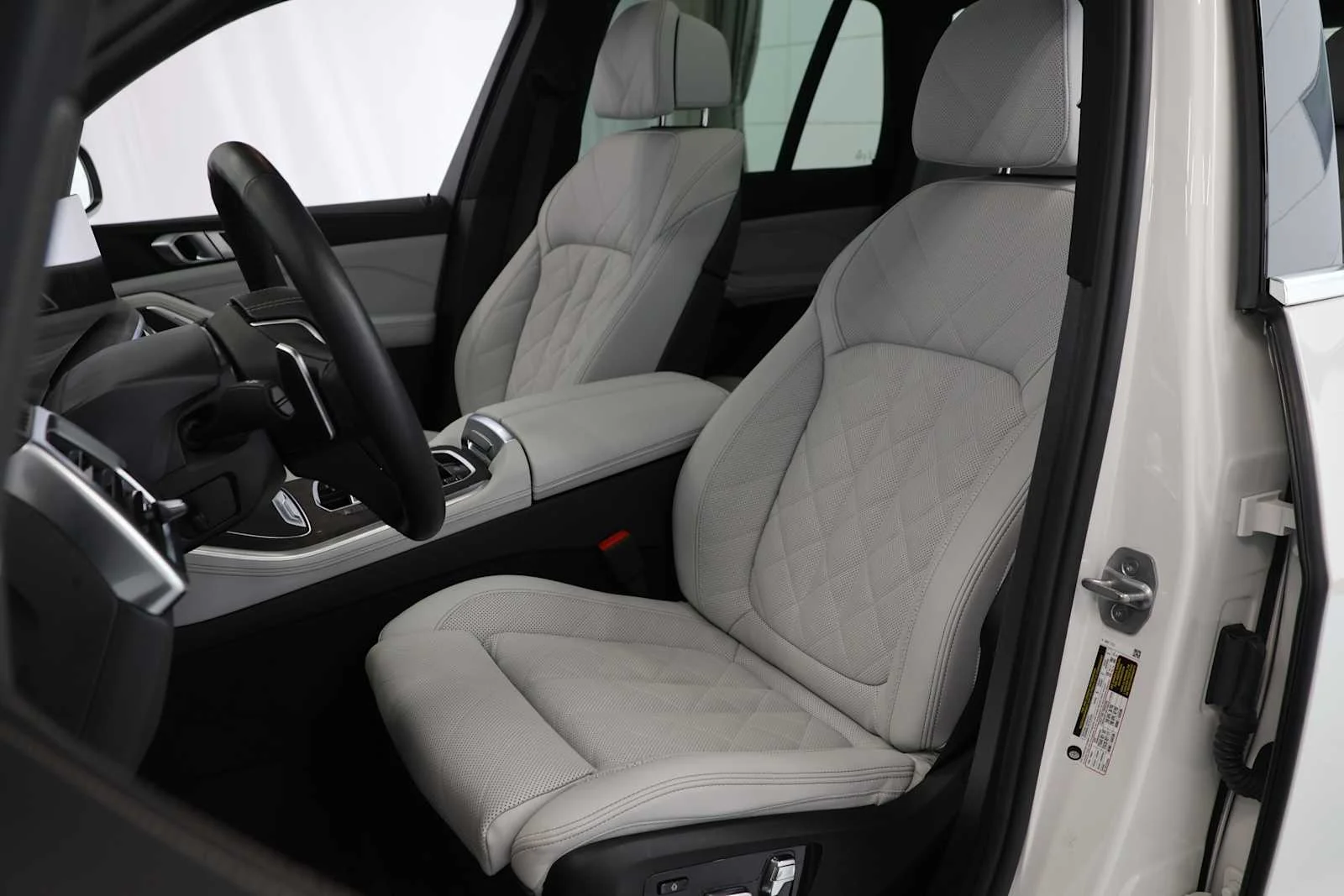 Certified Used 2026 Alpine White BMW sDrive40i image 12