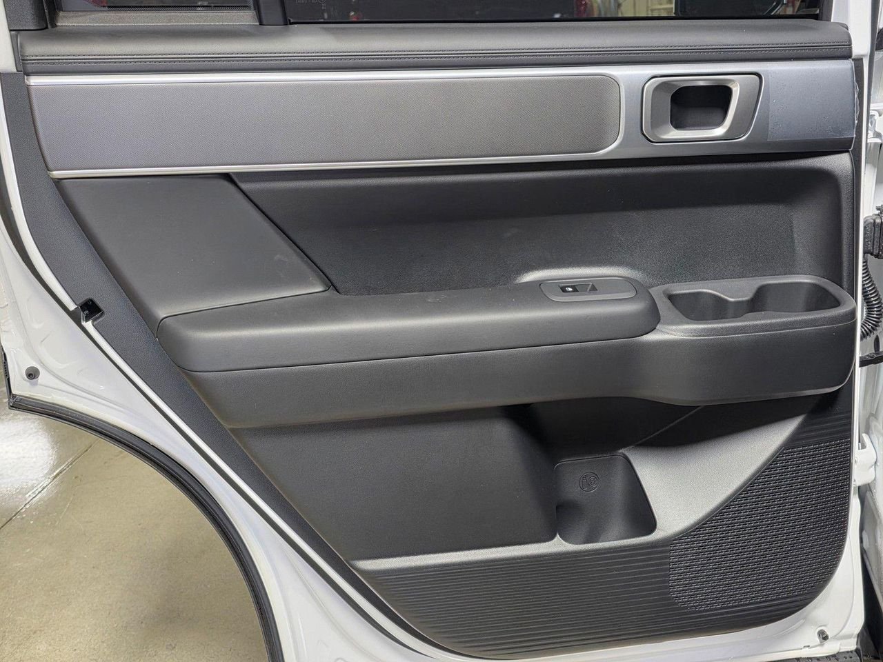 New 2026 Serenity White Hyundai SE image 13