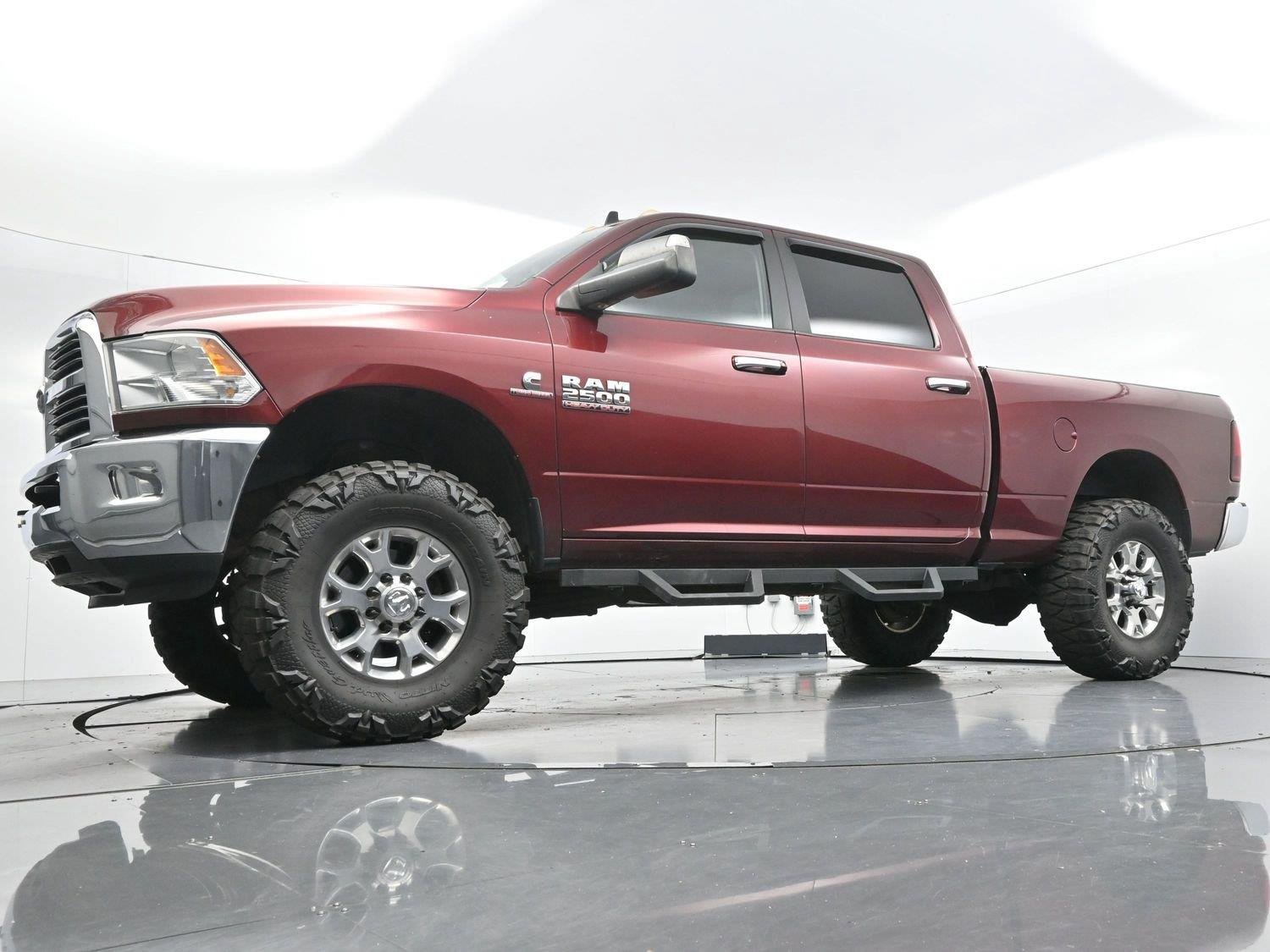 Used 2017 Delmonico Red Pearlcoat Ram Big Horn image 42