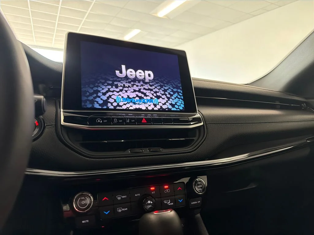 Used 2026 Blue Jeep Latitude image 15