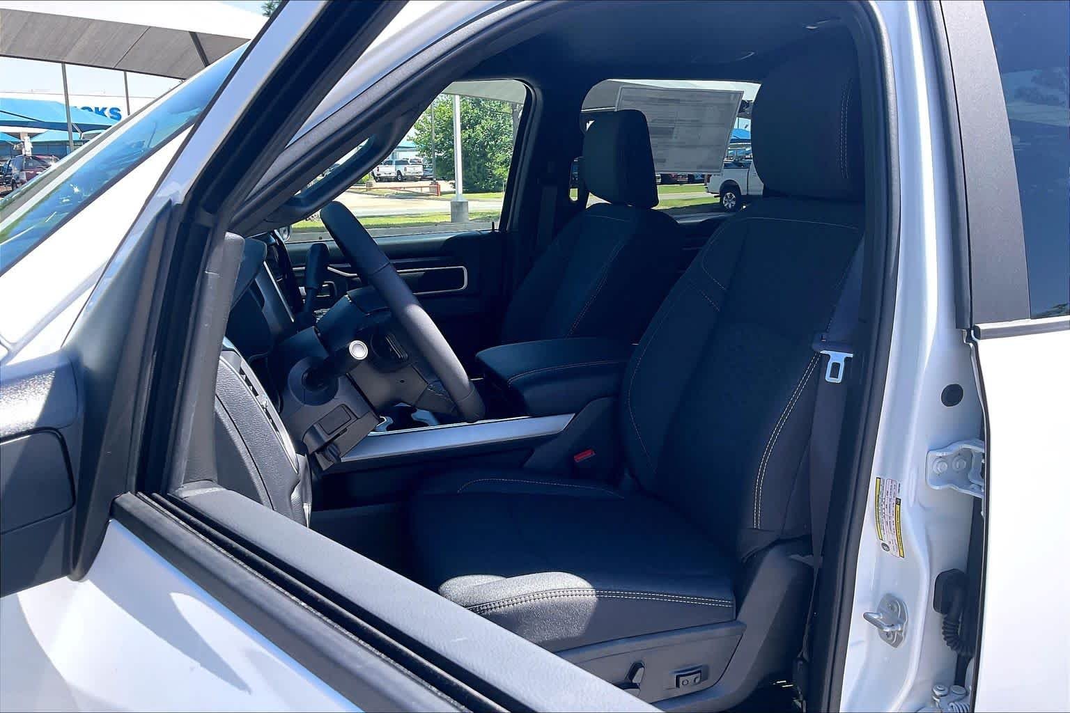 New 2026 Bright White Clear-Coat Exterior Paint RAM Big Horn image 9
