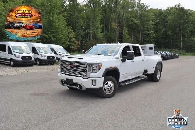 Used 2020 White GMC Denali image 1