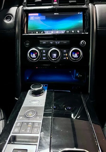 Used 2017 Black Land Rover First Edition image 29