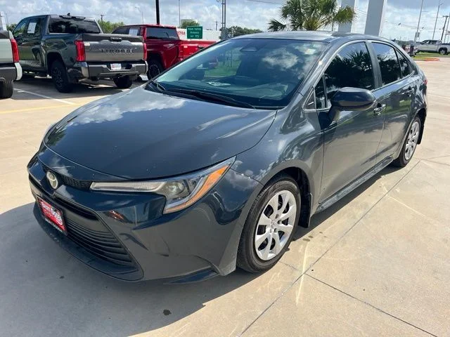 Used 2025  Toyota LE image 3
