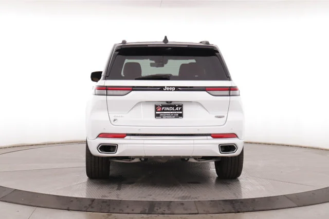 Used 2025 White/off-white Jeep Summit Reserve image 11