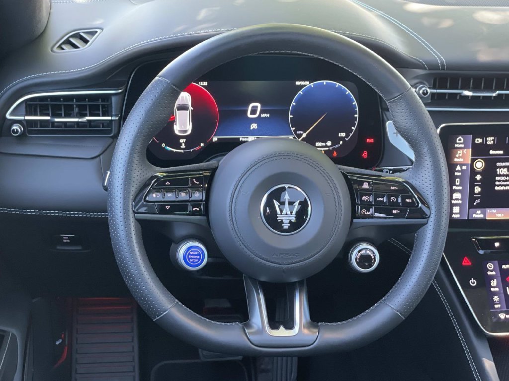 Used 2025  Maserati Modena image 7