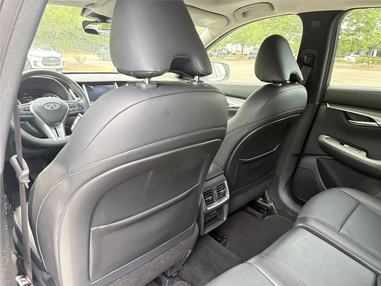 Used 2024 Radiant White INFINITI LUXE image 24