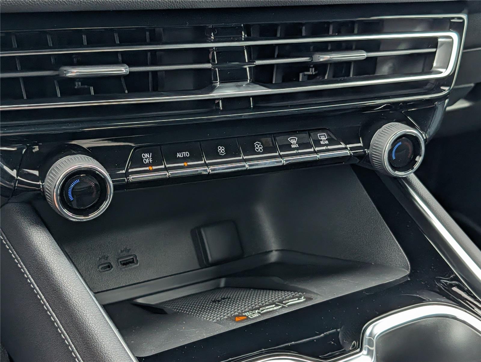 2026 Chevrolet Traverse LT - Photo 18