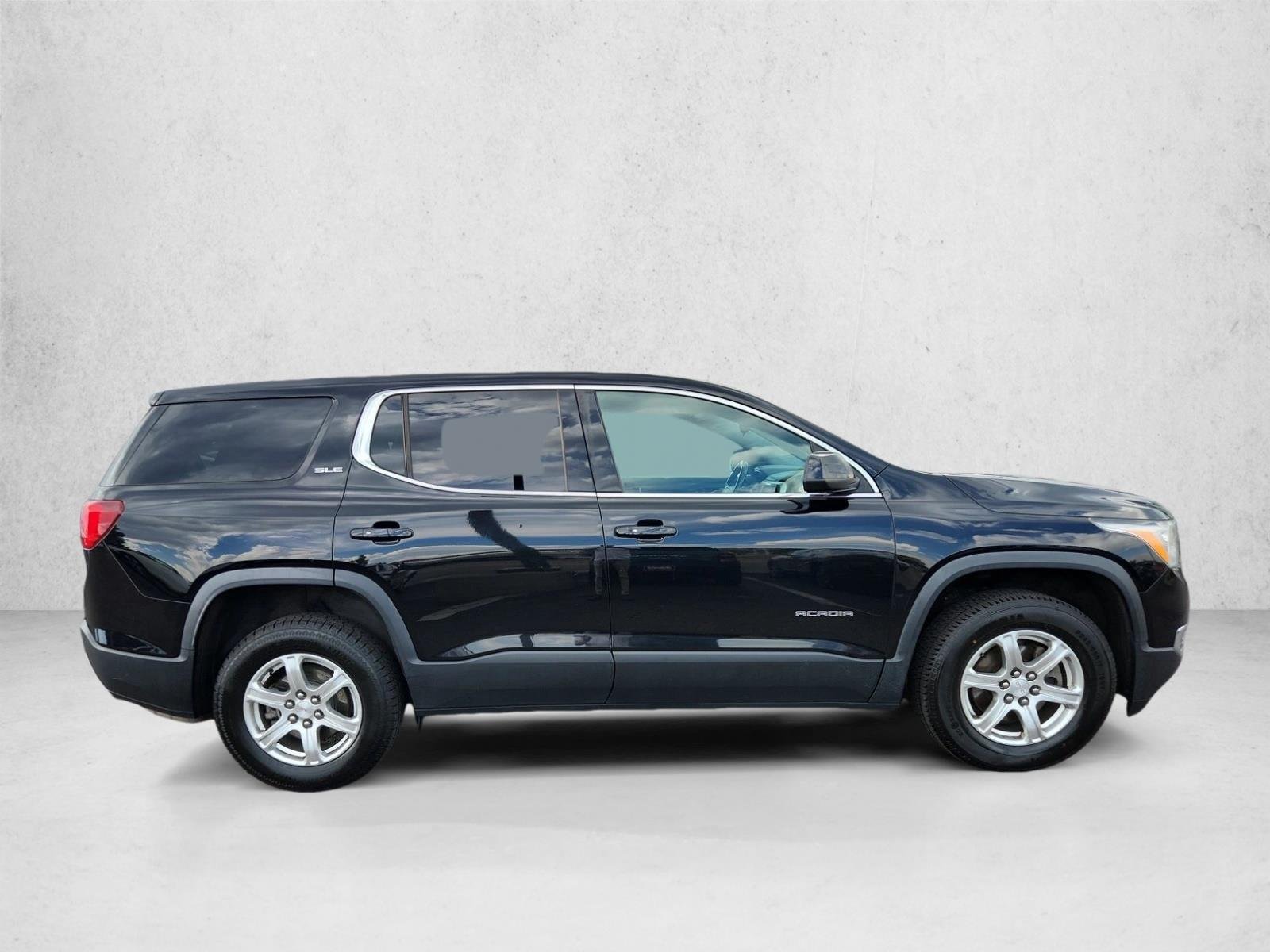 Used 2019 Ebony Twilight Metallic GMC SLE image 6
