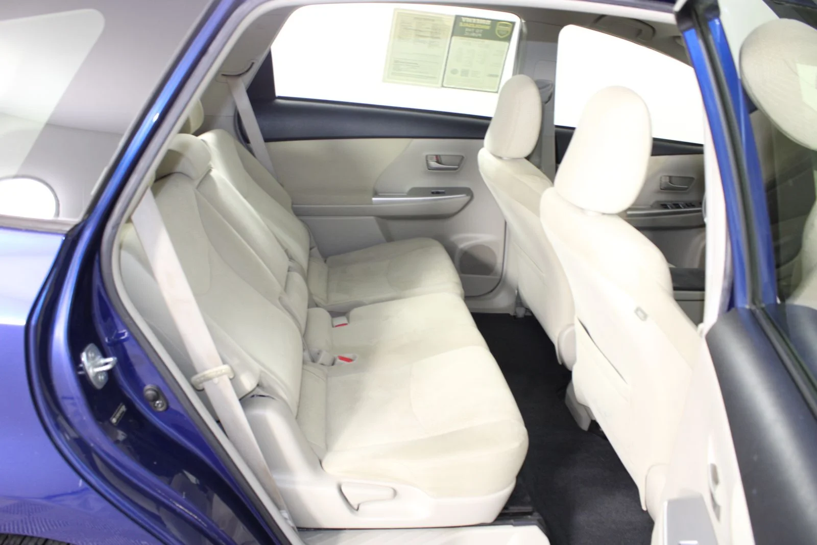 Used 2012 Blue Toyota Three image 28
