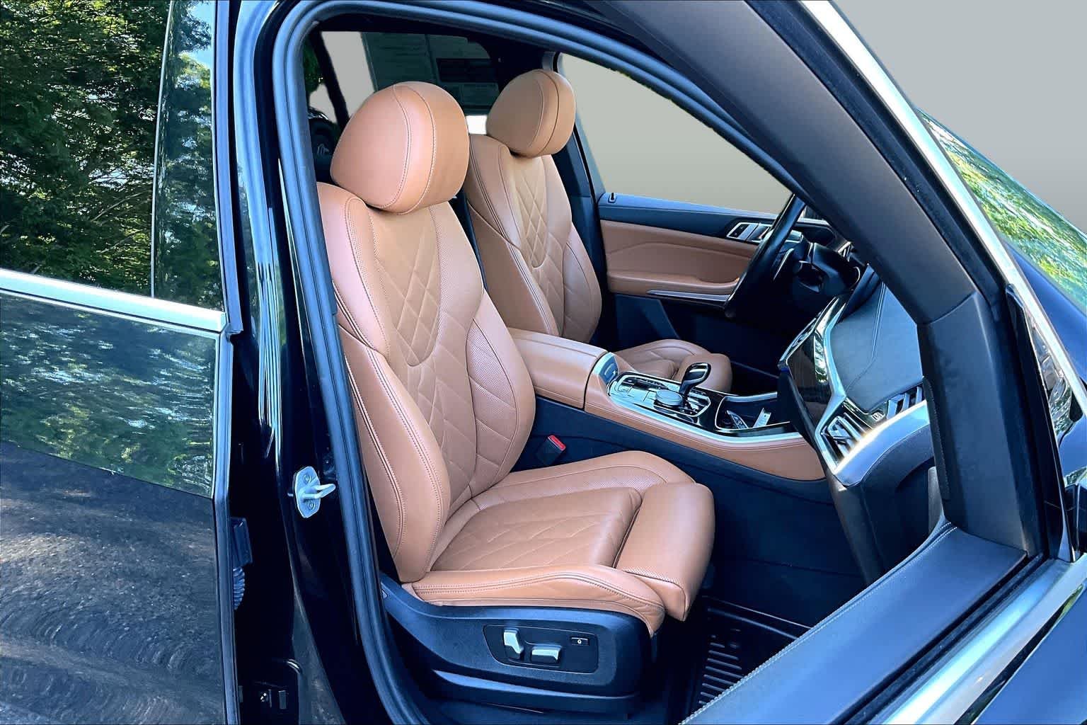 Used 2023 Black Sapphire Metallic BMW xDrive40i image 8