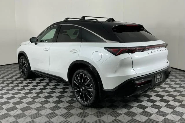 New 2027 White / Black INFINITI AUTOGRAPH image 4