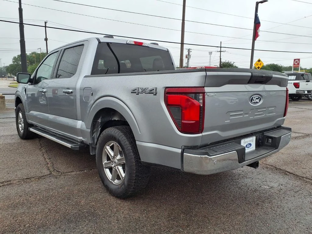 Used 2025 Silver Ford XLT image 2