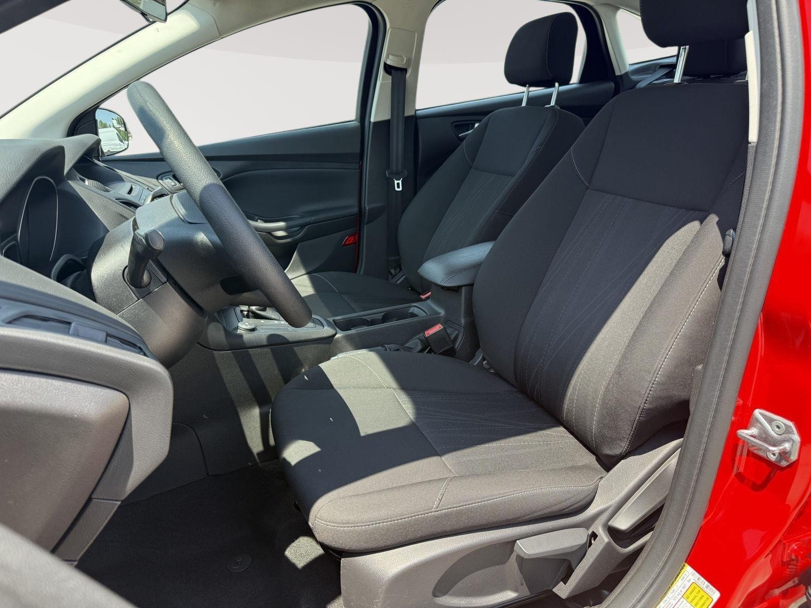 Used 2016 Race Red Ford SE image 8