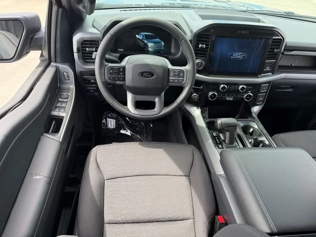 New 2026 Agate Black Metallic Ford XLT image 9