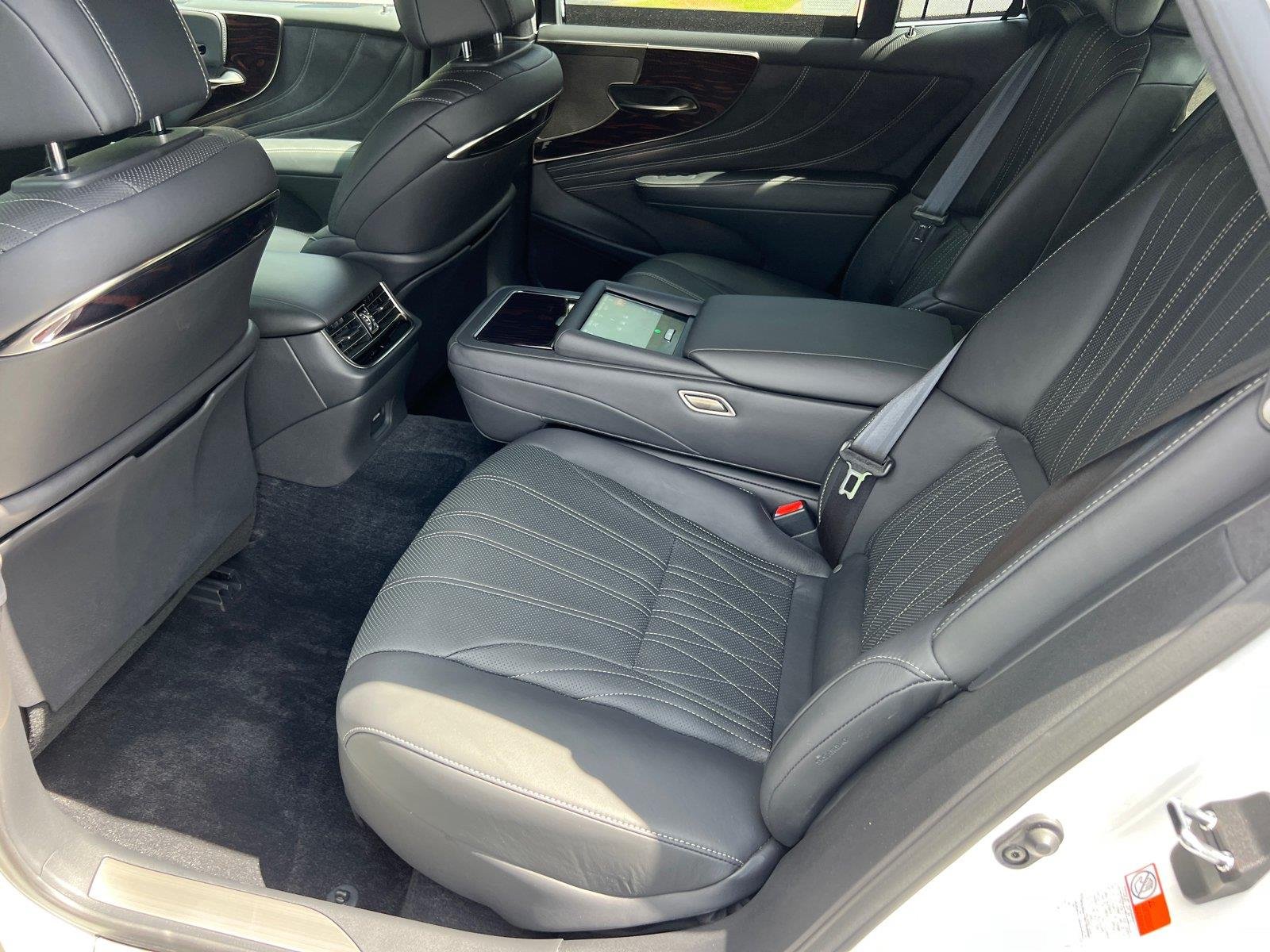 Used 2023 Eminent White Pearl Lexus 500 Luxury image 21