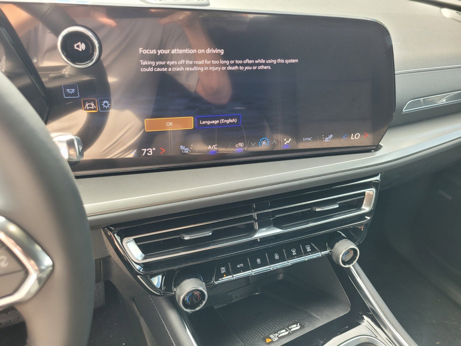 2025 Chevrolet Traverse LT - Photo 26