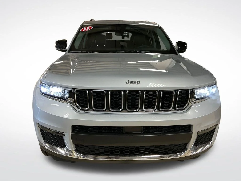 Certified Used 2023 Silver Jeep Limited image 9