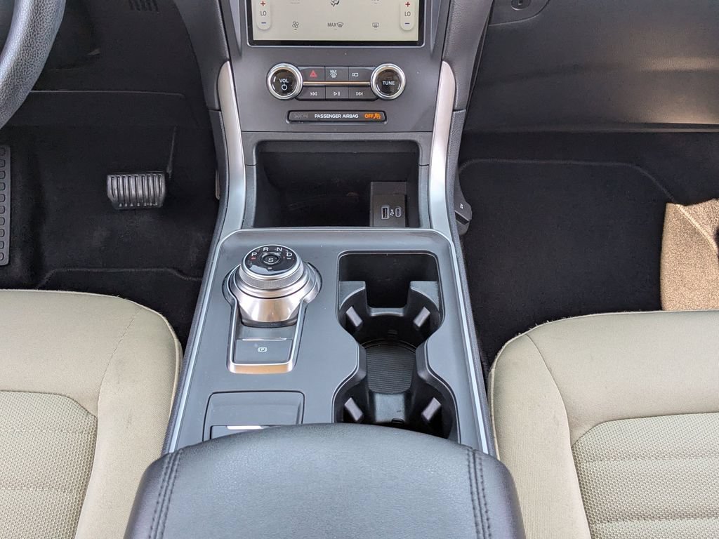 Used 2023 White Ford SE image 19