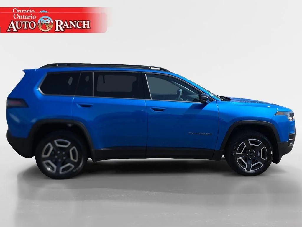 New 2026 Hydro Blue Pearl-Coat Exterior Paint Jeep Limited image 6