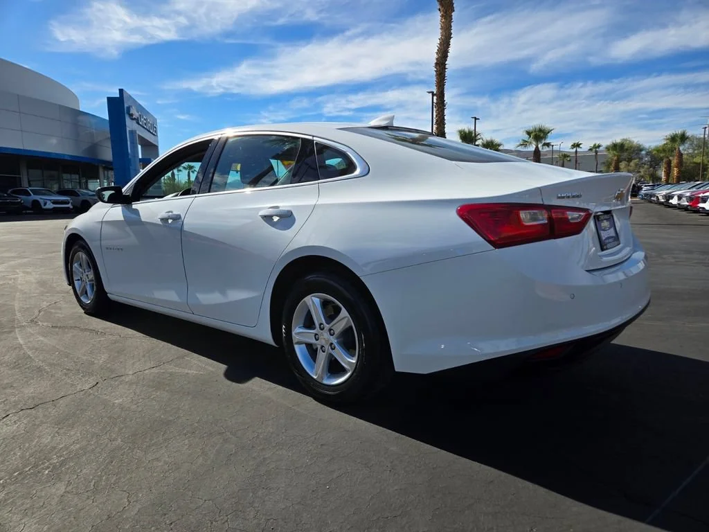Used 2024 Summit White Chevrolet 1LT image 4