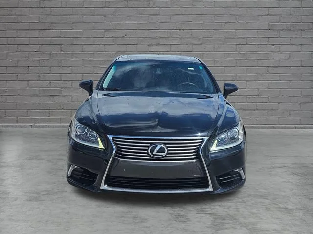 Used 2015 Black Lexus 4dr Sdn Crafted Line RWD image 8