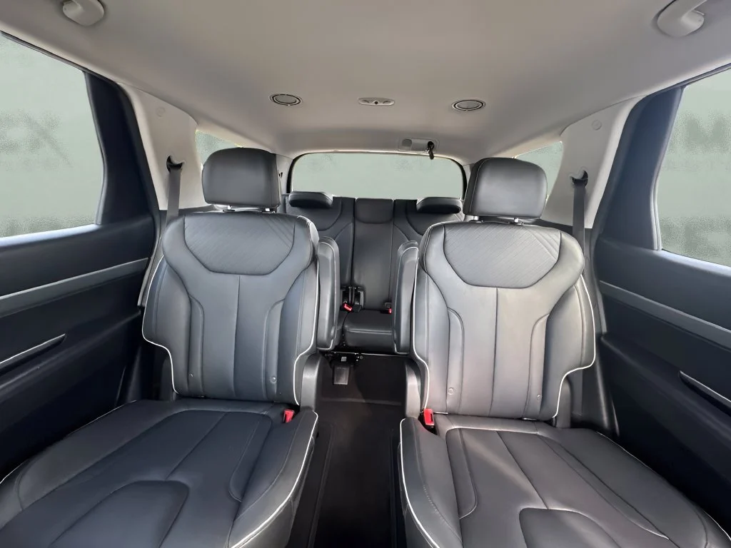Used 2025 Gray Hyundai SEL image 12