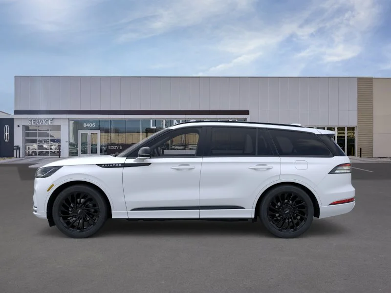 New 2026 Pristine White Metallic Tri-Coat Lincoln Reserve image 3