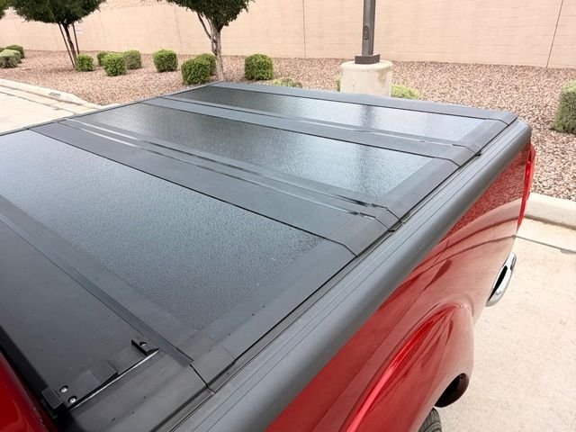 Used 2016 Red Nissan SL image 6