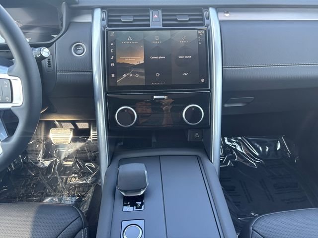 Certified Used 2025 Gray Land Rover Dynamic SE image 15