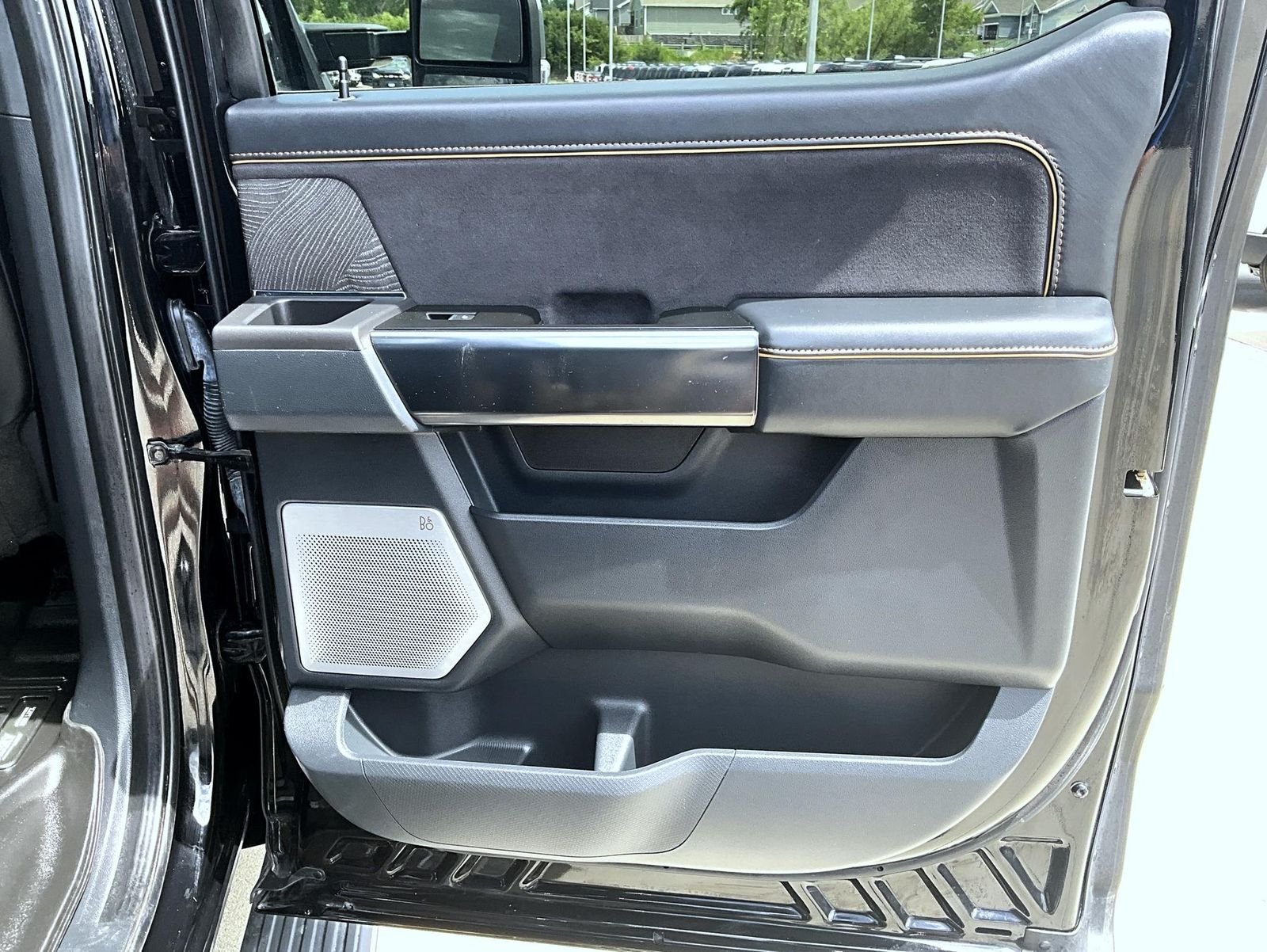Used 2022 Black Ford Platinum image 18