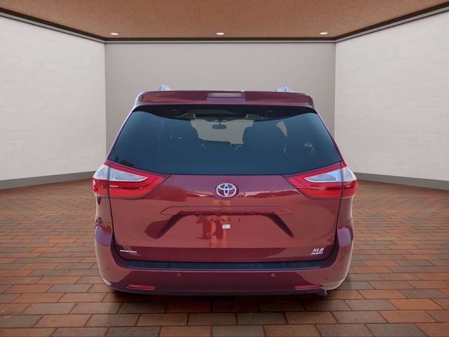 Used 2017 Red Toyota XLE image 27